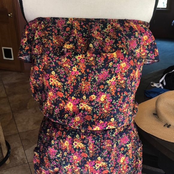 Colorful fun floral romper - Picture 6 of 6